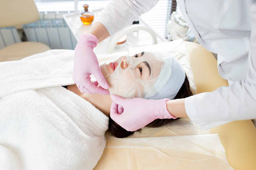 Maske ve serum uygulaması